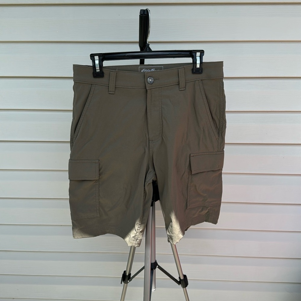 AMAZING Condition  Eddie Bauer travel-x shorts